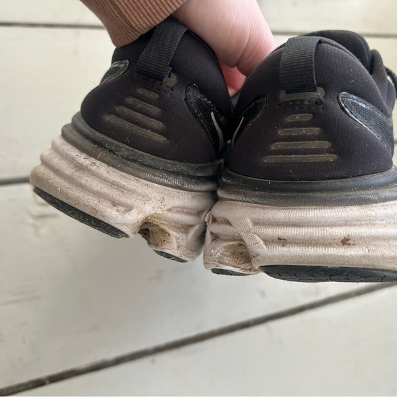 ☀️3/$25 Hoka Bondi 8 Black Sneakers 8.5 Women’s - Picture 6 of 7